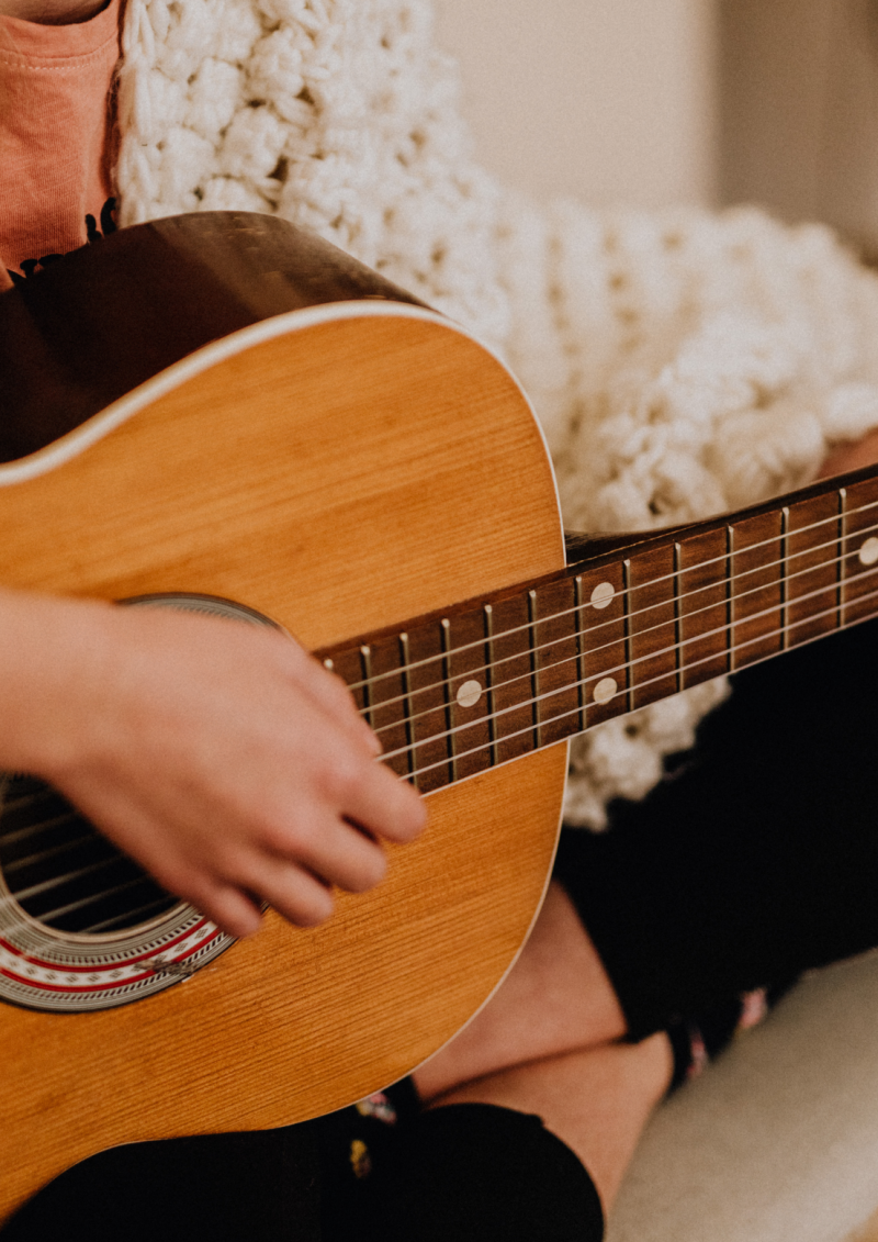 Beige Kaminrot Weiß Modern Elegant Coaching Unternehmen Flyer_20240913_184356_0000